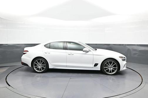 Uyuni White 2023 Genesis G70 2.0T AWD