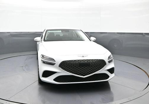 Uyuni White 2023 Genesis G70 2.0T AWD