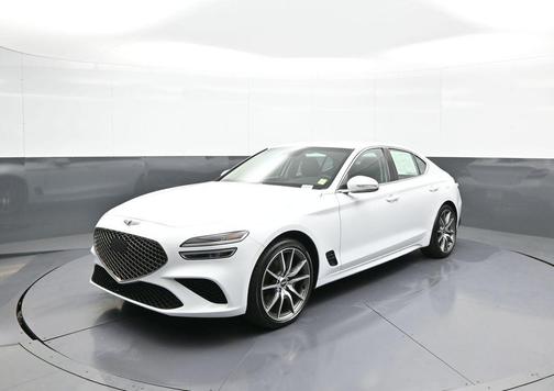 Uyuni White 2023 Genesis G70 2.0T AWD