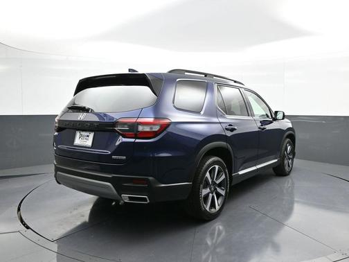 2024 Honda Pilot Touring 8-Passenger