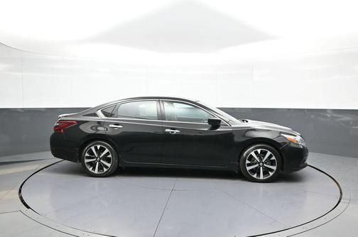 Super Black 2018 Nissan Altima 2.5 SR