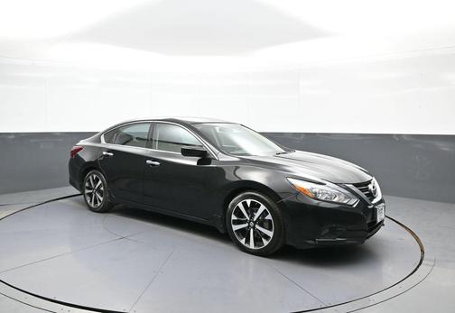 Super Black 2018 Nissan Altima 2.5 SR