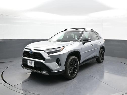 2022 Toyota RAV4 Hybrid SE