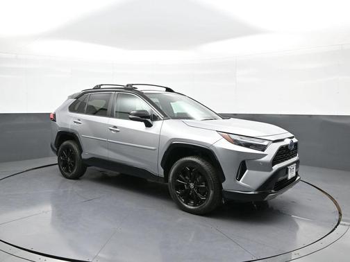 2022 Toyota RAV4 Hybrid SE