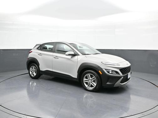 2022 Hyundai KONA SE