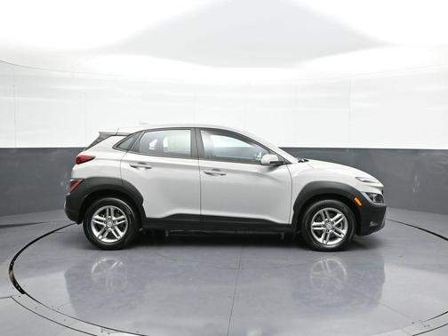 2022 Hyundai KONA SE