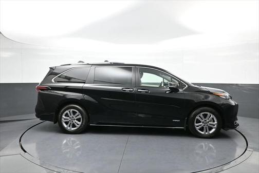 2021 Toyota Sienna Platinum 7 Passenger