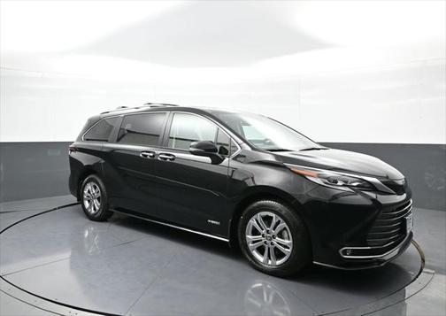 2021 Toyota Sienna Platinum 7 Passenger