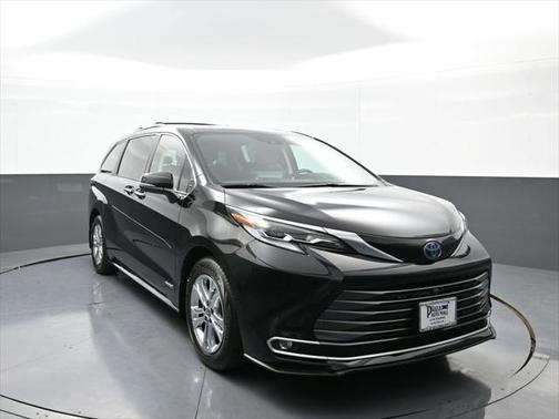 2021 Toyota Sienna Platinum 7 Passenger