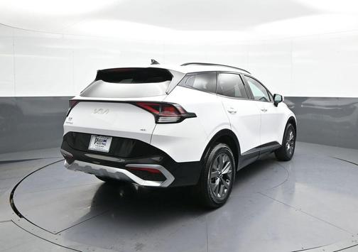 Glacial White Pearl 2023 Kia Sportage SX