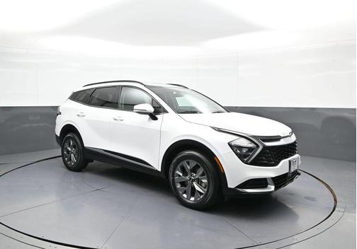 Glacial White Pearl 2023 Kia Sportage SX