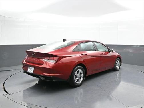 2023 Hyundai ELANTRA SE