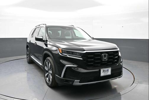 Crystal Black Pearl 2025 Honda Pilot Touring 8-Passenger