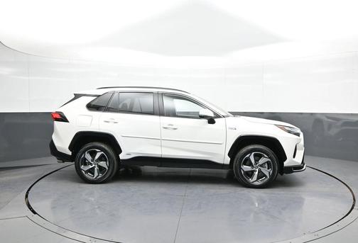 2023 Toyota RAV4 Prime SE
