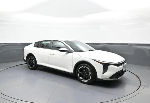 Snow White Pearl 2025 Kia K4 EX