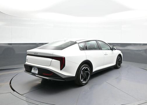 Snow White Pearl 2025 Kia K4 EX