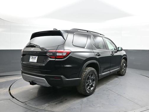 2023 Honda Pilot AWD TrailSport