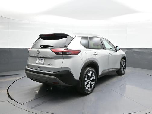 Brilliant Silver Metallic 2023 Nissan Rogue SV