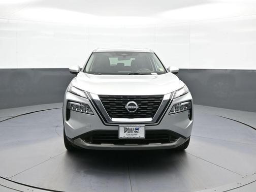 Brilliant Silver Metallic 2023 Nissan Rogue SV