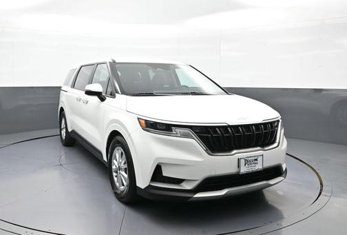 Snow White Pearl 2024 Kia Carnival LX