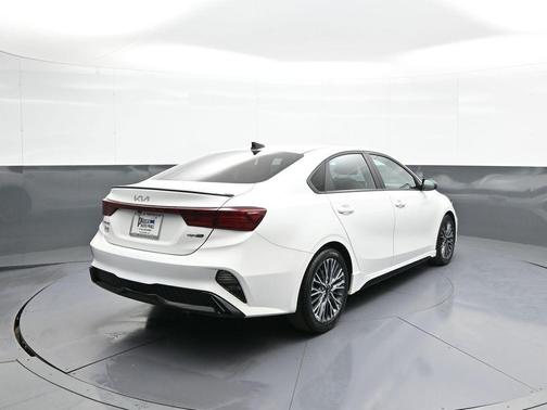Snow White Pearl 2023 Kia Forte GT-Line