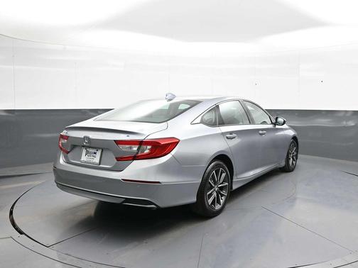 Lunar Silver Metallic 2022 Honda Accord EX-L 1.5T
