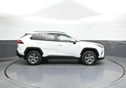 Ice Cap 2025 Toyota RAV4 XLE