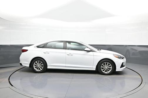 Quartz White Pearl 2019 Hyundai SONATA SE