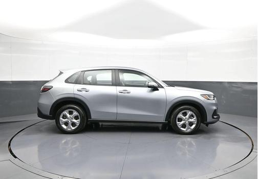 Lunar Silver Metallic 2024 Honda HR-V LX