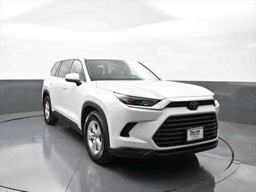 2025 Toyota Highlander LE