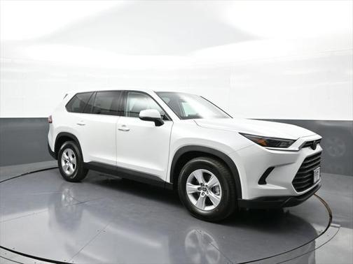 2025 Toyota Highlander LE