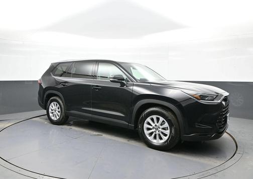 2025 Toyota Highlander LE