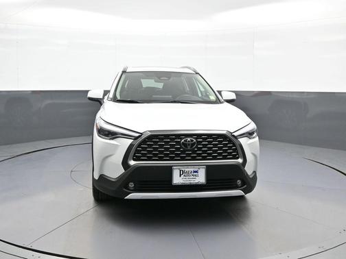 Wind Chill Pearl 2023 Toyota Corolla Cross XLE