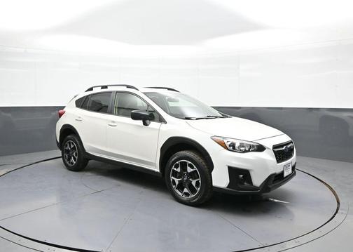 Crystal White Pearl 2019 Subaru Crosstrek 2.0i