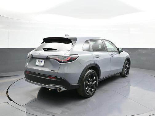 Urban Gray Pearl 2024 Honda HR-V Sport