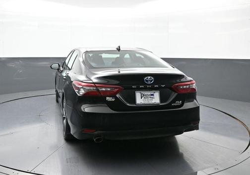 2022 Toyota Camry Hybrid XLE