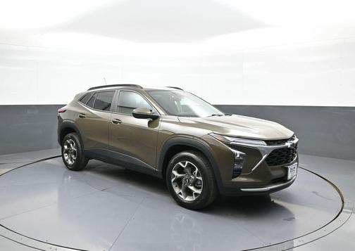 Harvest Bronze Metallic 2024 Chevrolet Trax LT