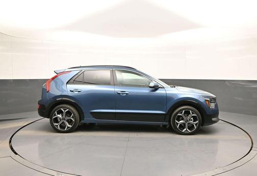 Mineral Blue 2025 Kia Niro Touring
