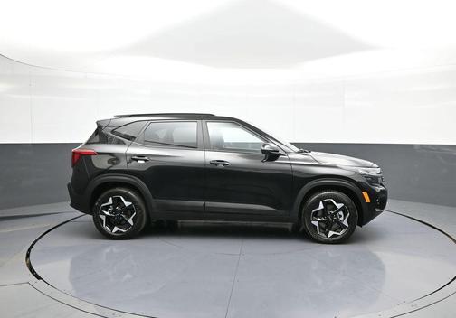 Fusion Black 2025 Kia Seltos S