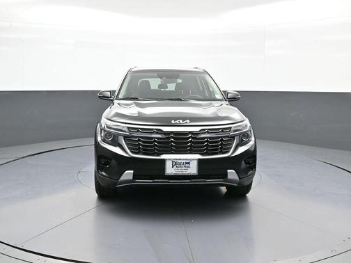 Fusion Black 2025 Kia Seltos S