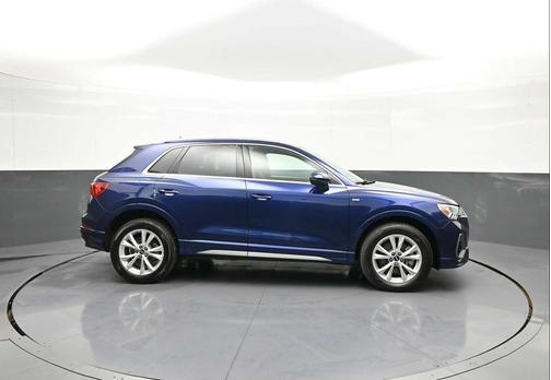 Navarra Blue Metallic 2023 Audi Q3 45 S line Premium Plus