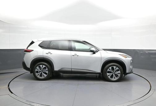Brilliant Silver Metallic 2021 Nissan Rogue SV