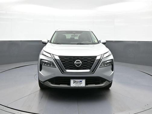 Brilliant Silver Metallic 2021 Nissan Rogue SV