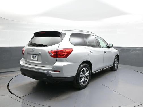 Brilliant Silver Metallic 2019 Nissan Pathfinder S