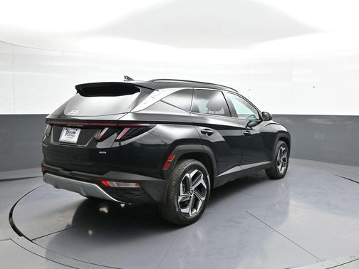 Black Pearl 2024 Hyundai TUCSON Limited