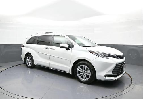 Wind Chill Pearl 2025 Toyota Sienna Limited