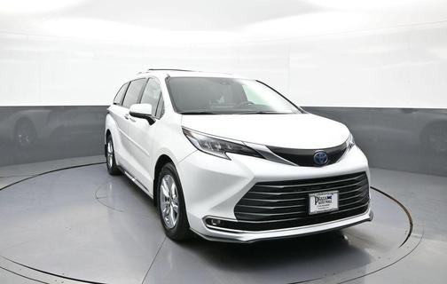 Wind Chill Pearl 2025 Toyota Sienna Limited