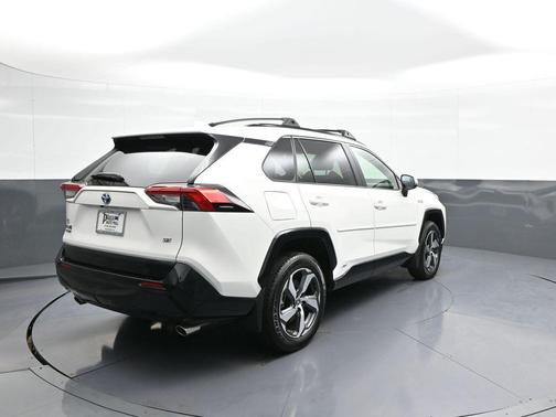 Ice Cap 2023 Toyota RAV4 Prime SE