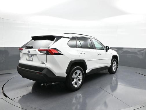 2020 Toyota RAV4 Hybrid XLE