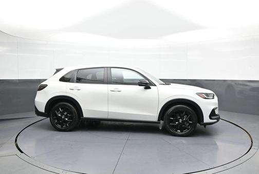 Platinum White Pearl 2024 Honda HR-V Sport